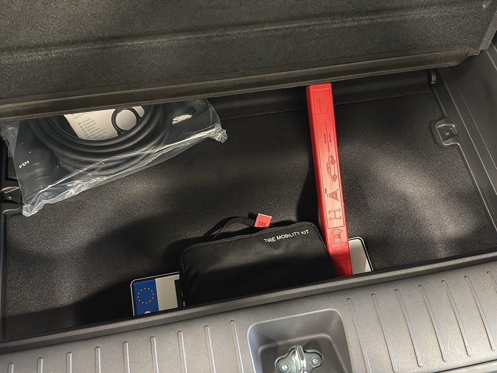 Vehicle Image 24