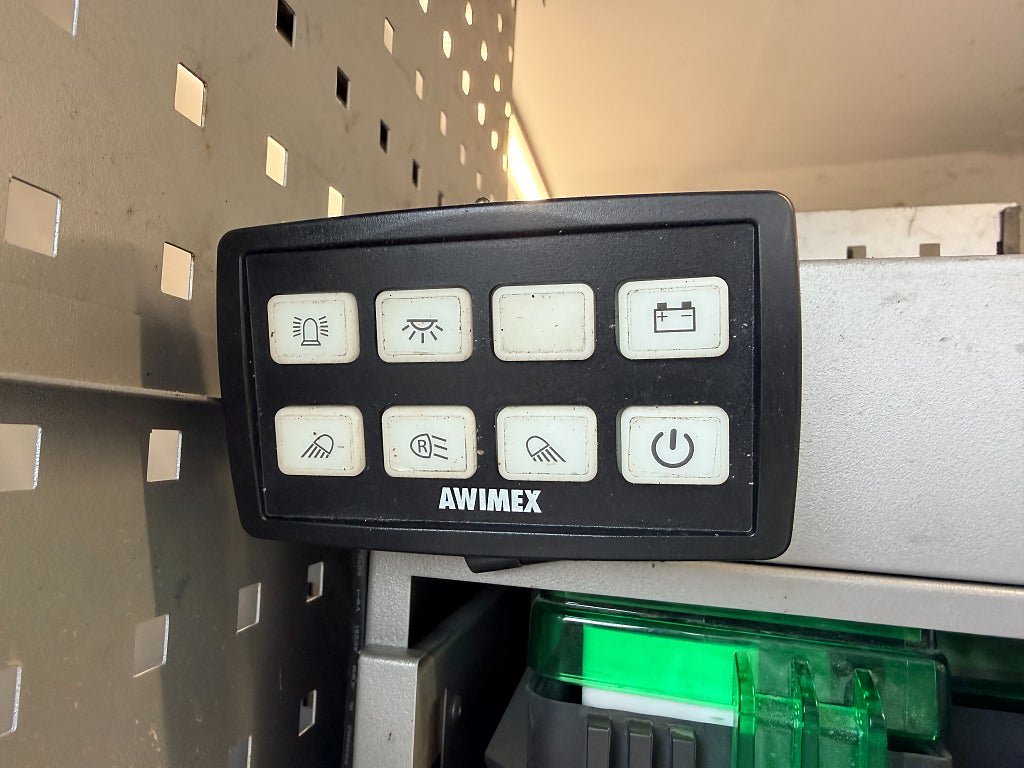 Vehicle Image 11