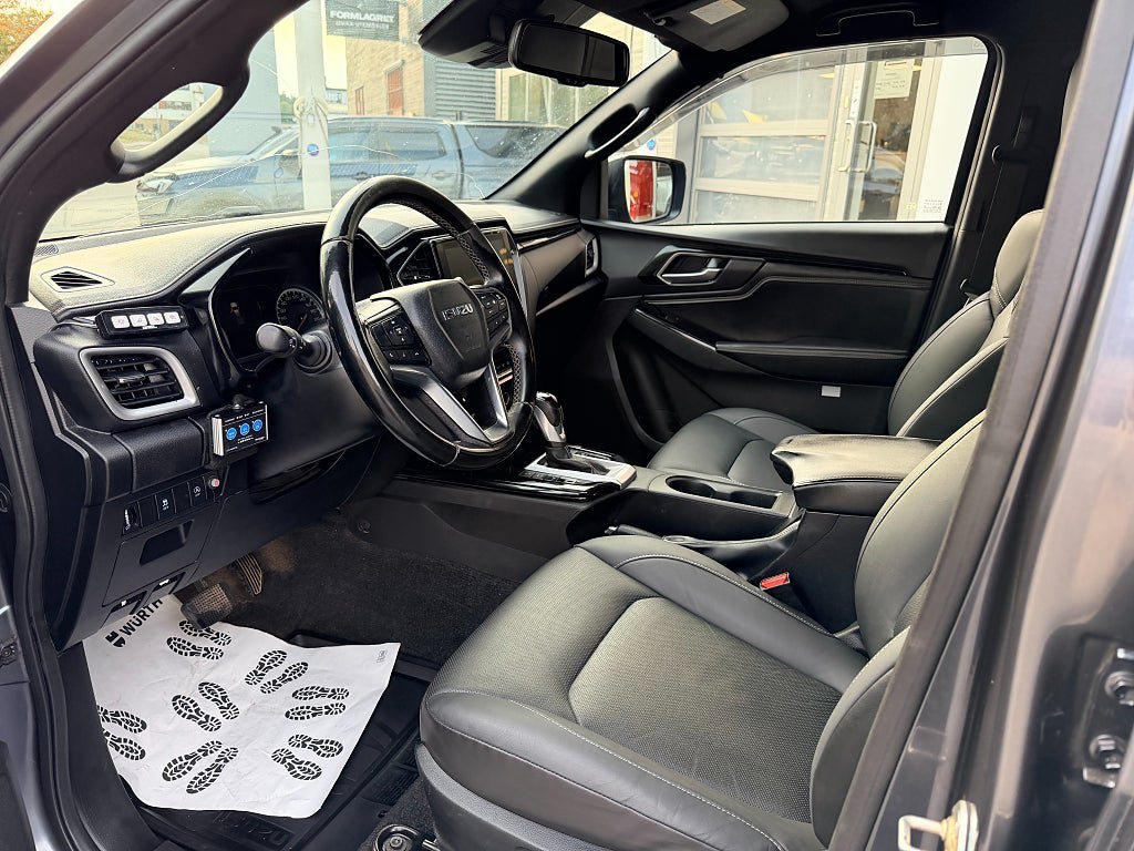 Vehicle Image 14