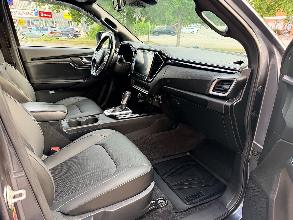 Vehicle Image 15