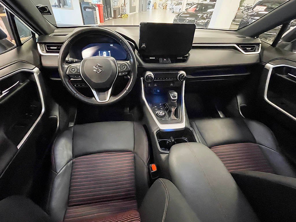 Vehicle Image 5