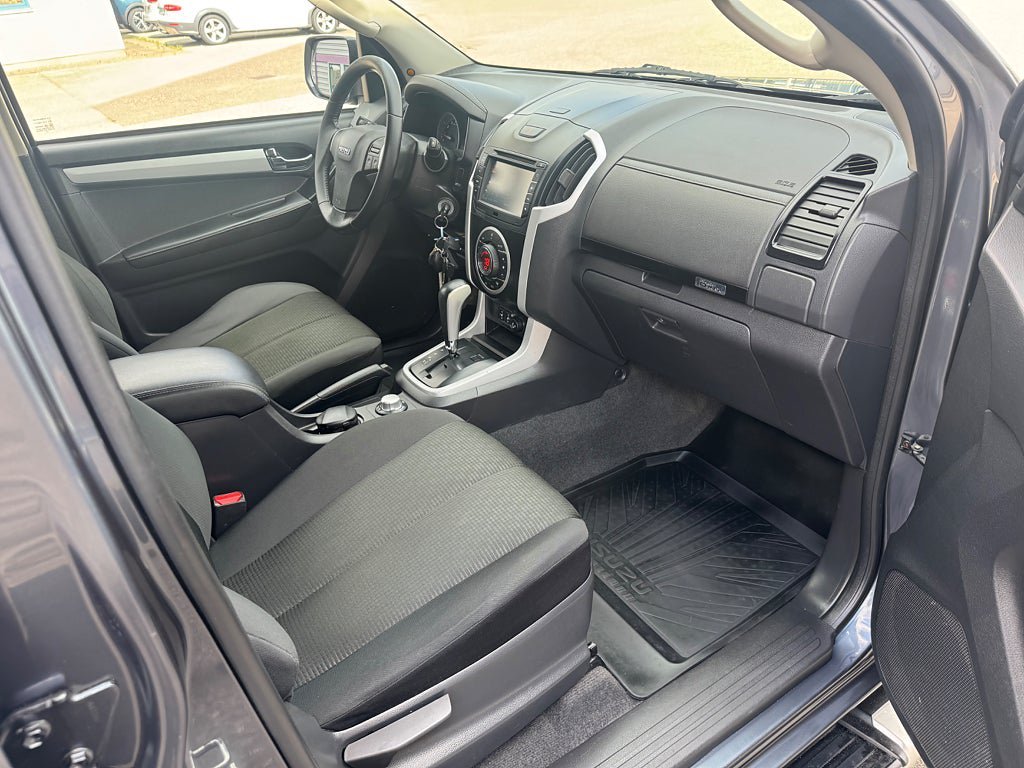 Vehicle Image 13