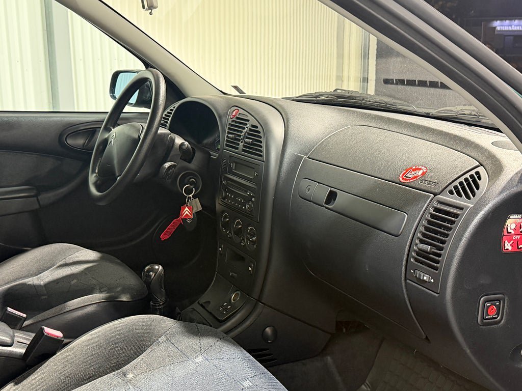 Vehicle Image 12