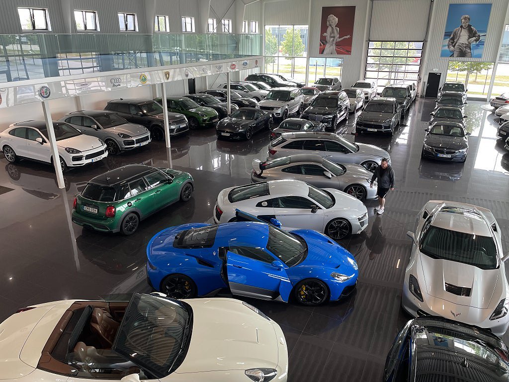 Vehicle Image 8