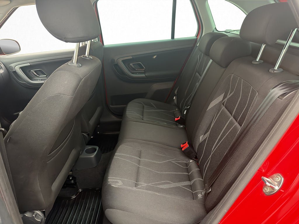 Vehicle Image 16