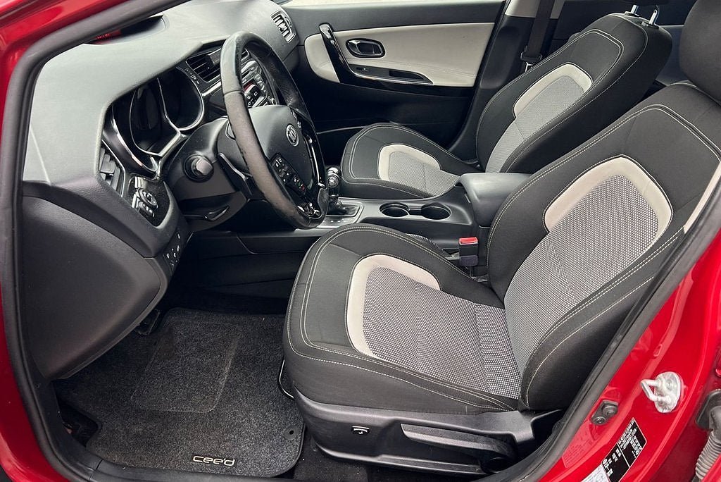 Vehicle Image 9