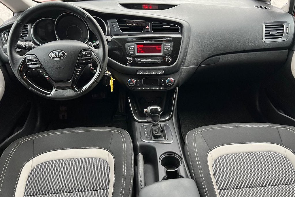 Vehicle Image 12