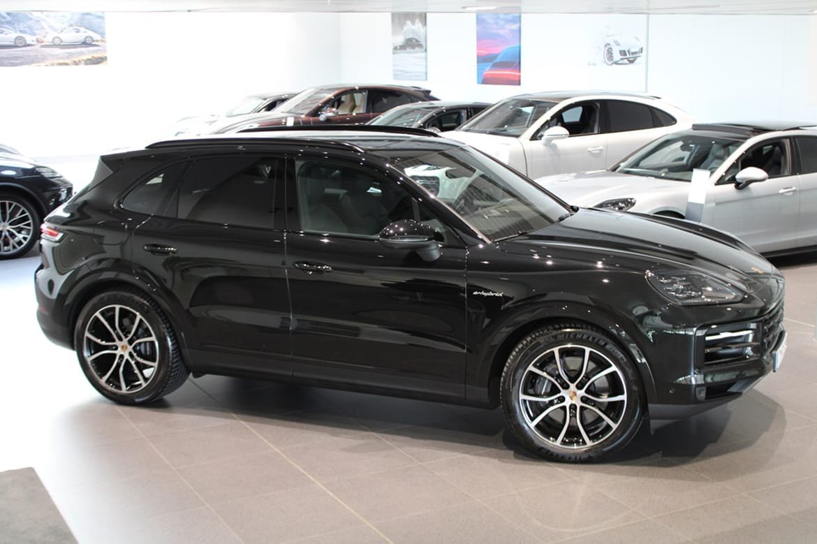 Vehicle Image 9