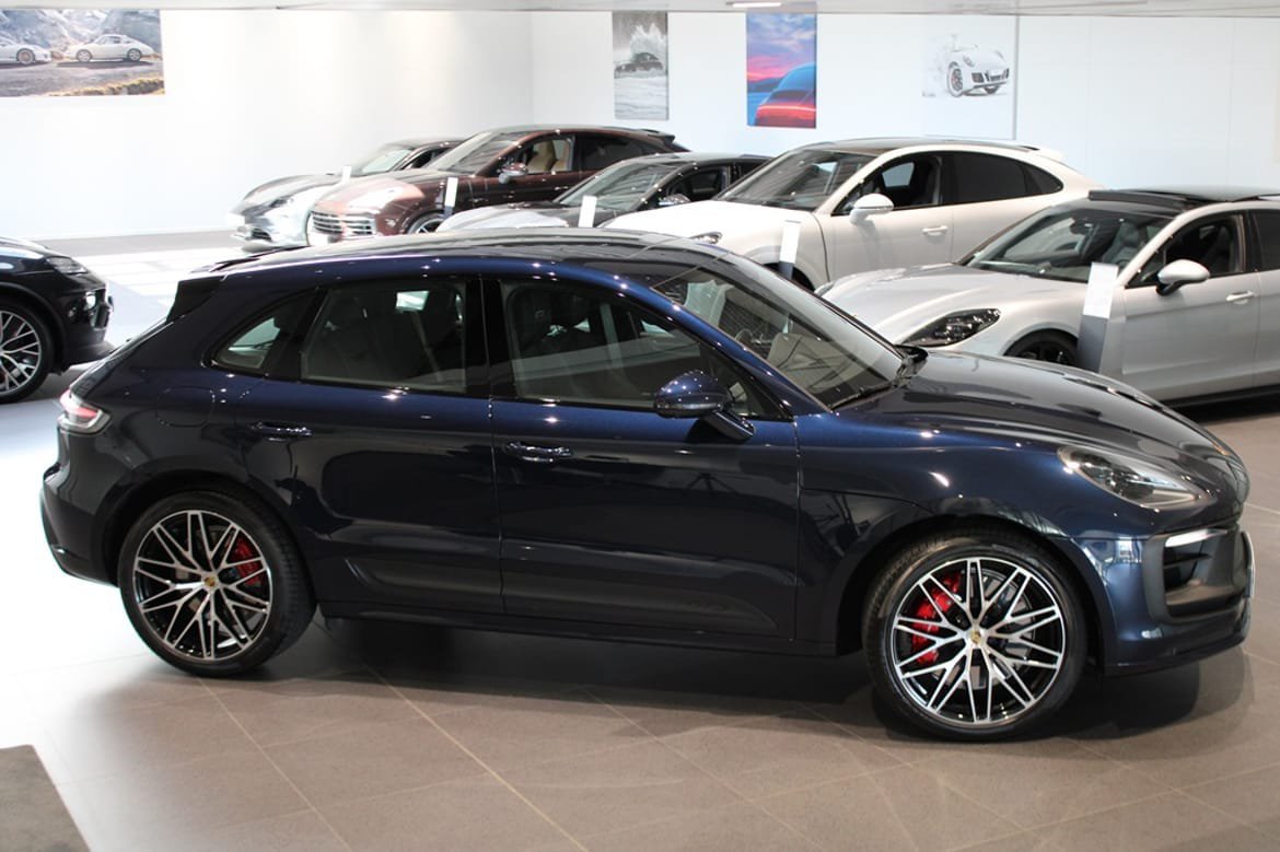 Vehicle Image 8