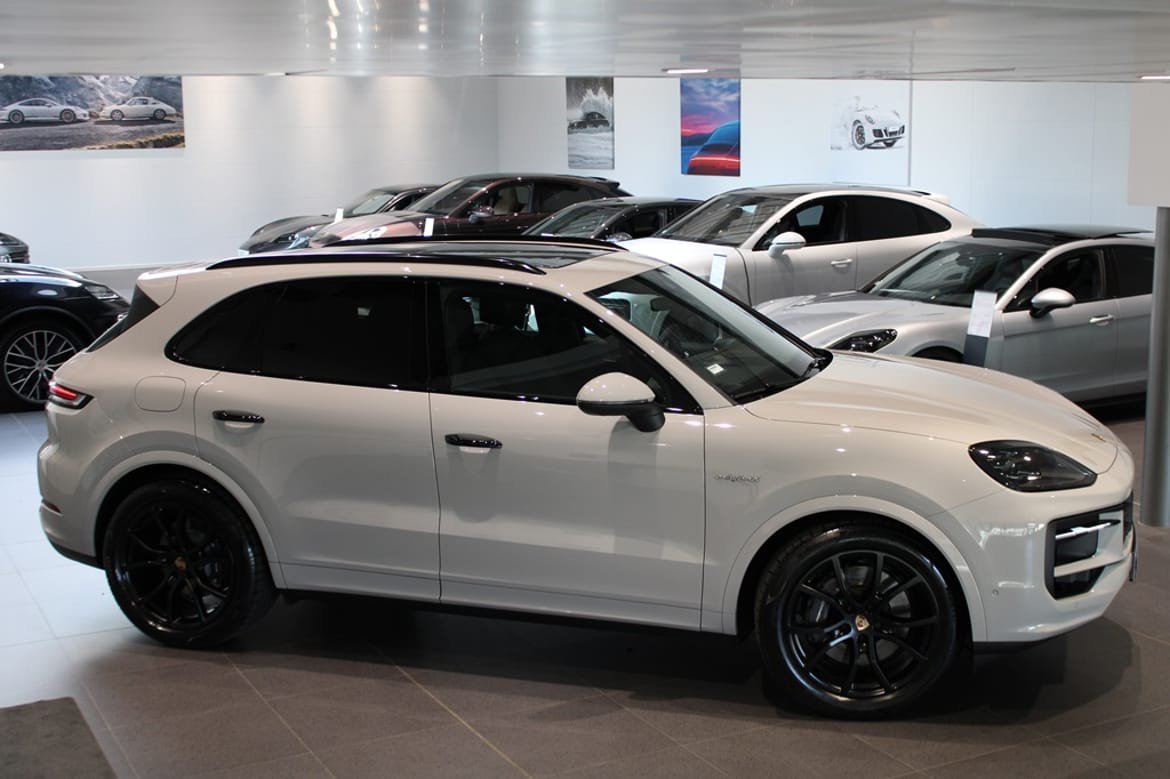 Vehicle Image 11