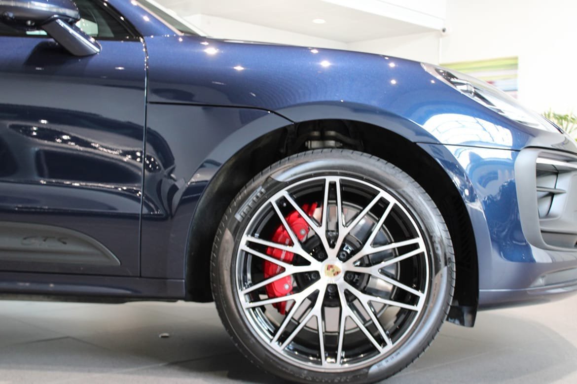 Vehicle Image 10
