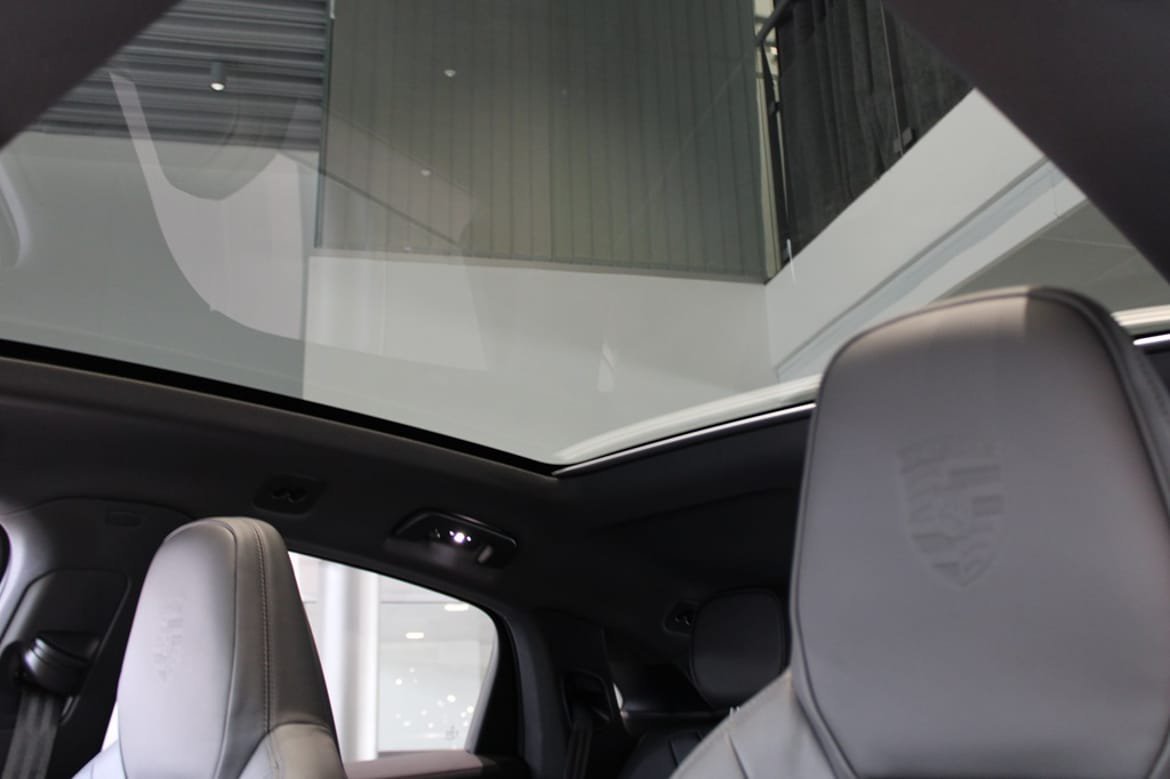 Vehicle Image 14