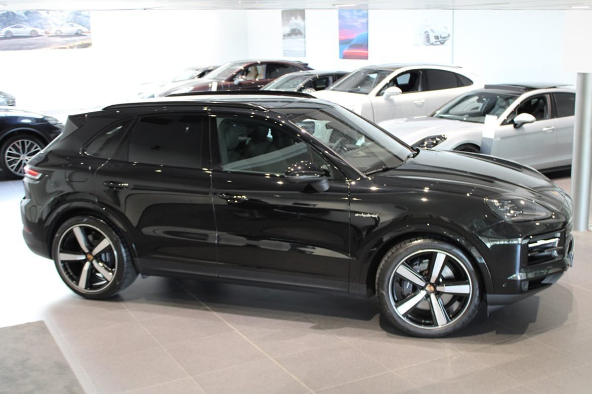 Vehicle Image 11