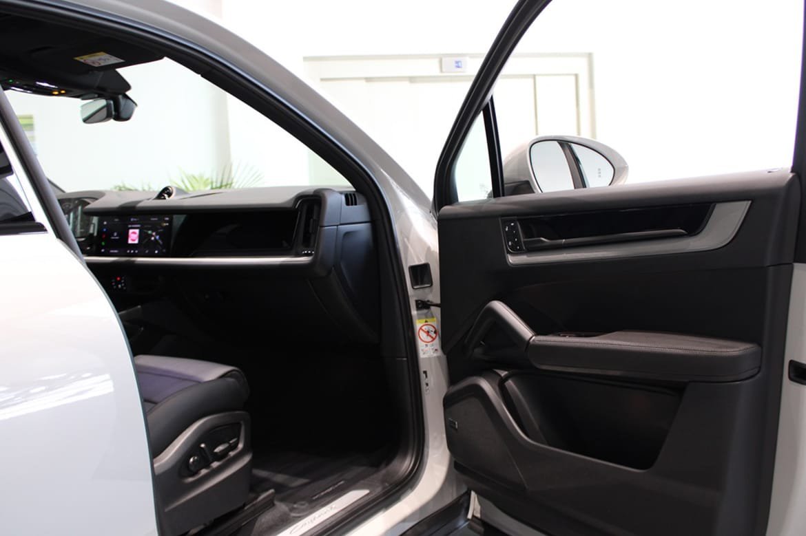 Vehicle Image 19