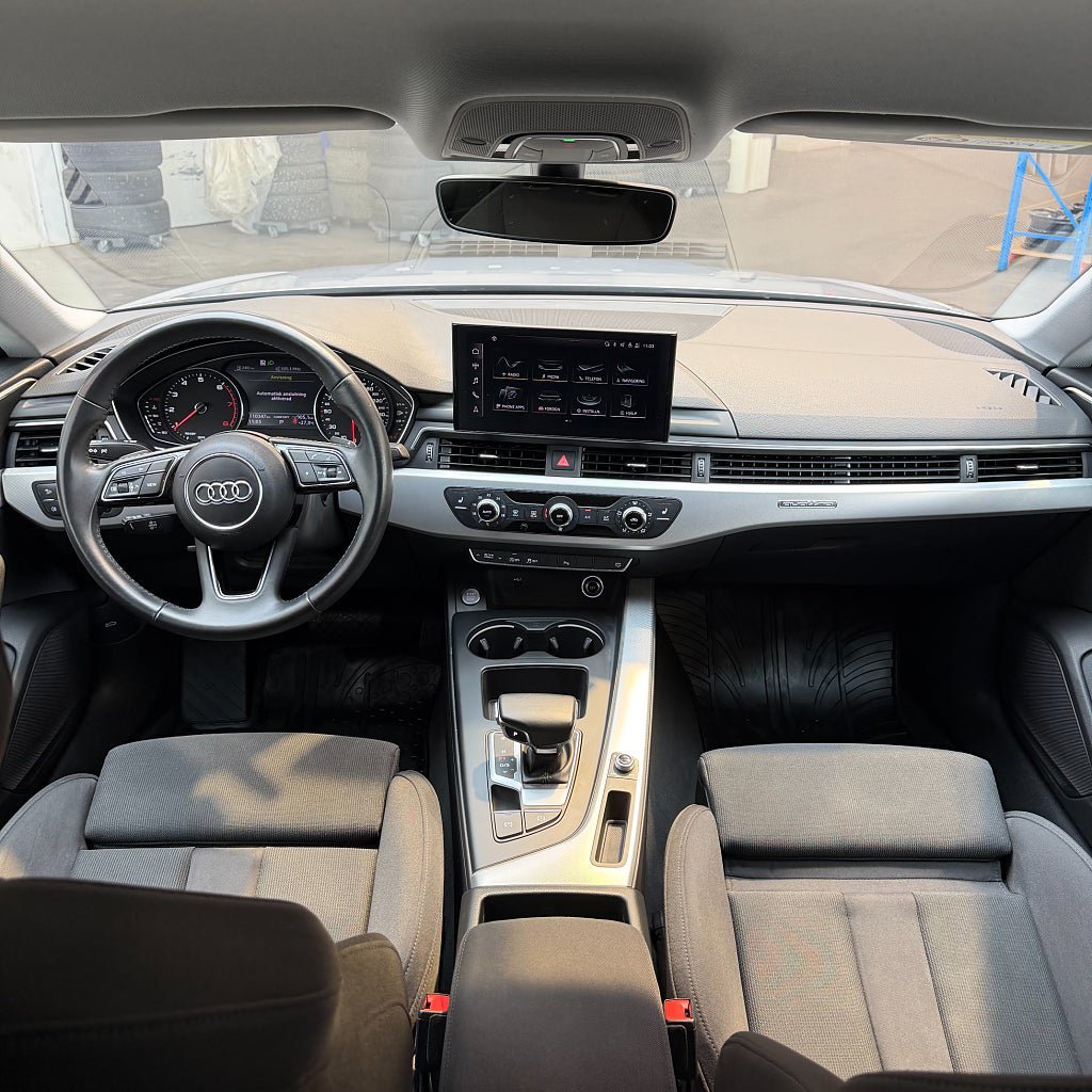 Vehicle Image 10