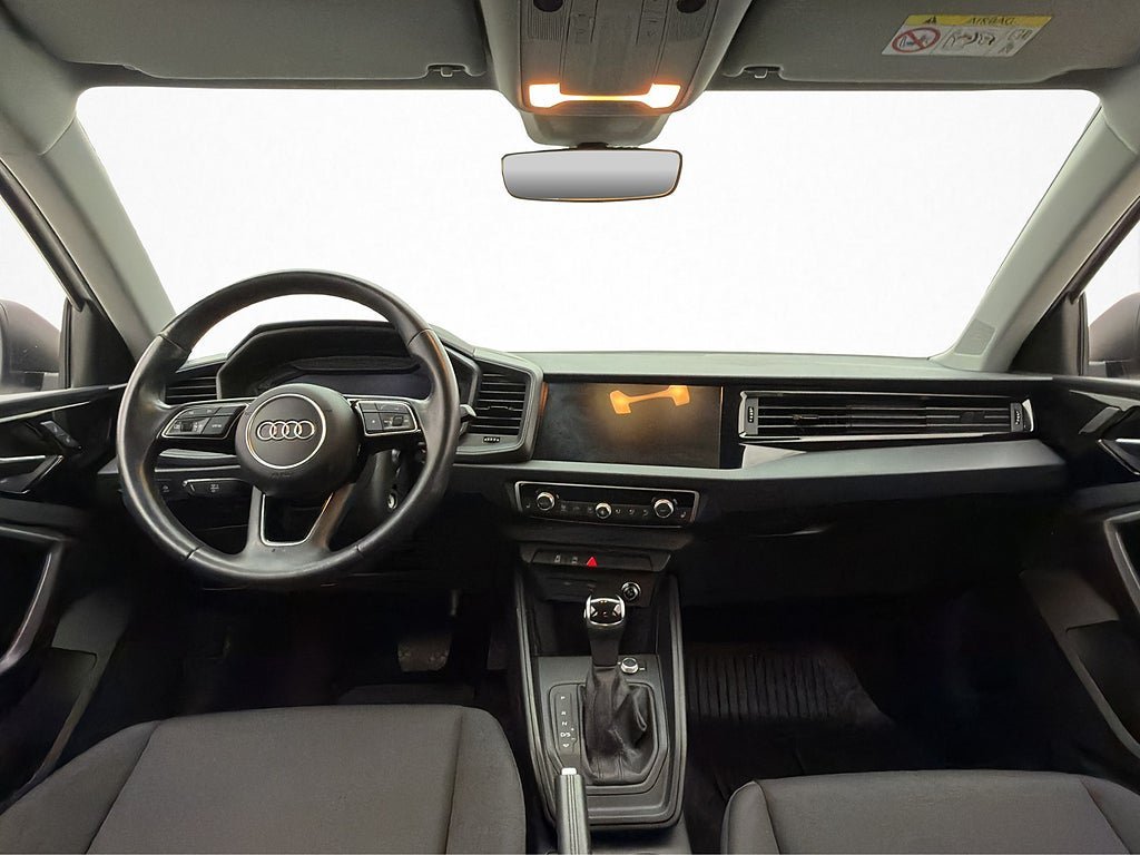 Vehicle Image 12