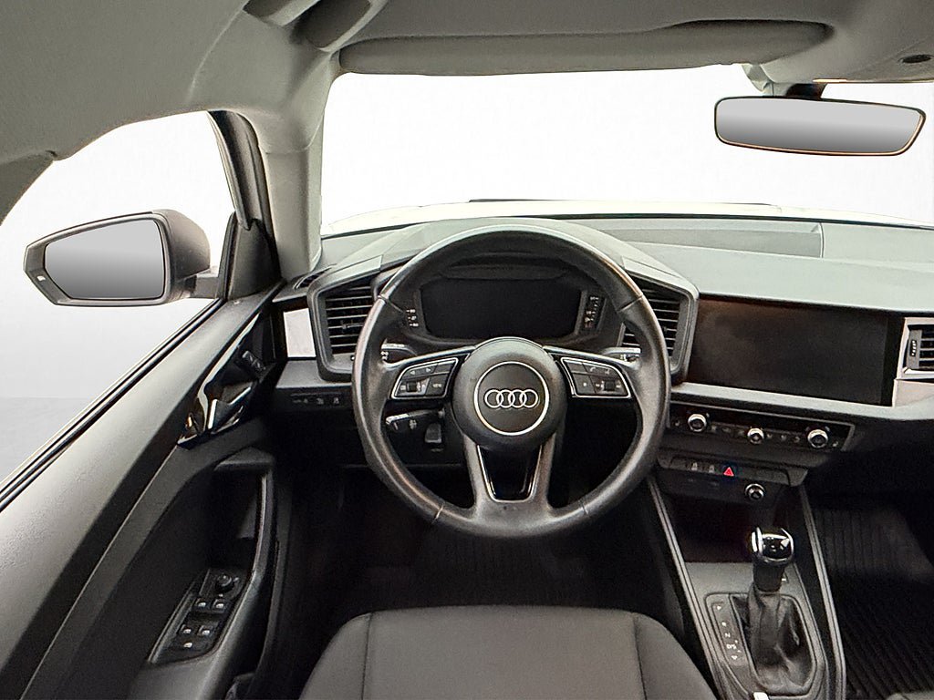 Vehicle Image 13