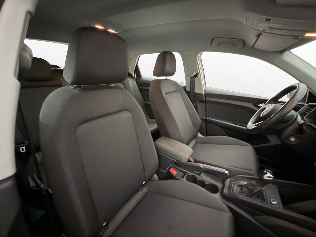 Vehicle Image 14