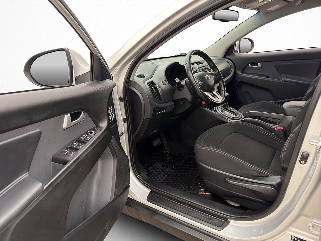 Vehicle Image 11