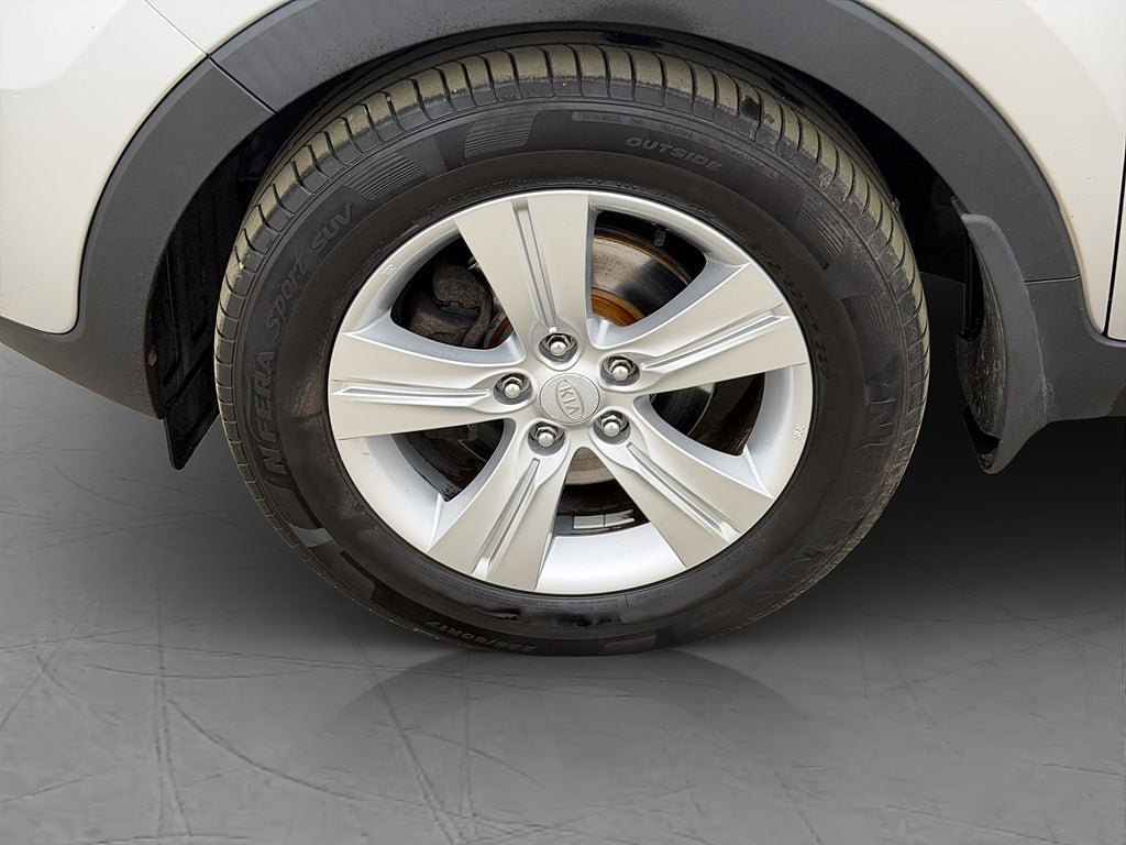Vehicle Image 23