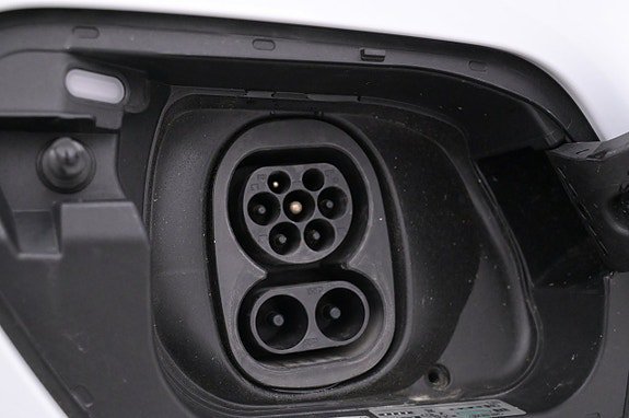 Vehicle Image 24