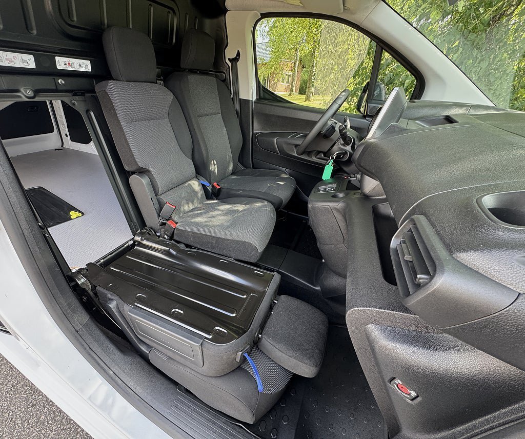 Vehicle Image 14