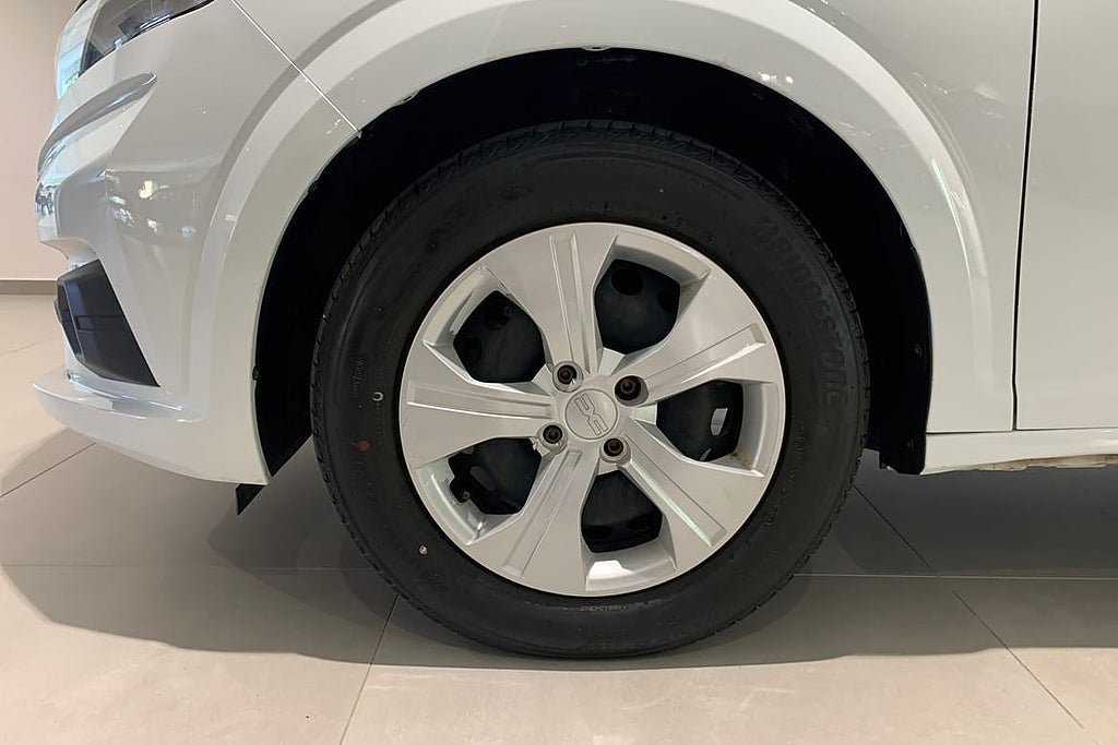 Vehicle Image 15
