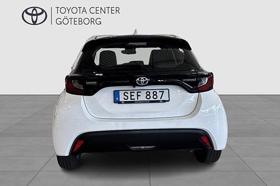 Vehicle Image 6