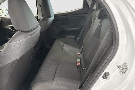 Vehicle Image 9