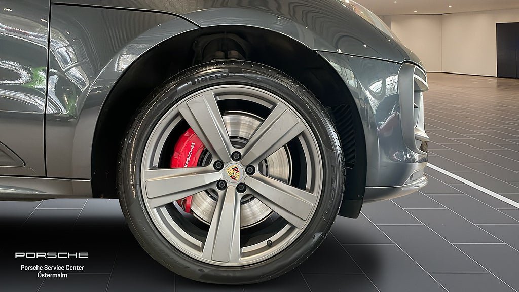 Vehicle Image 9