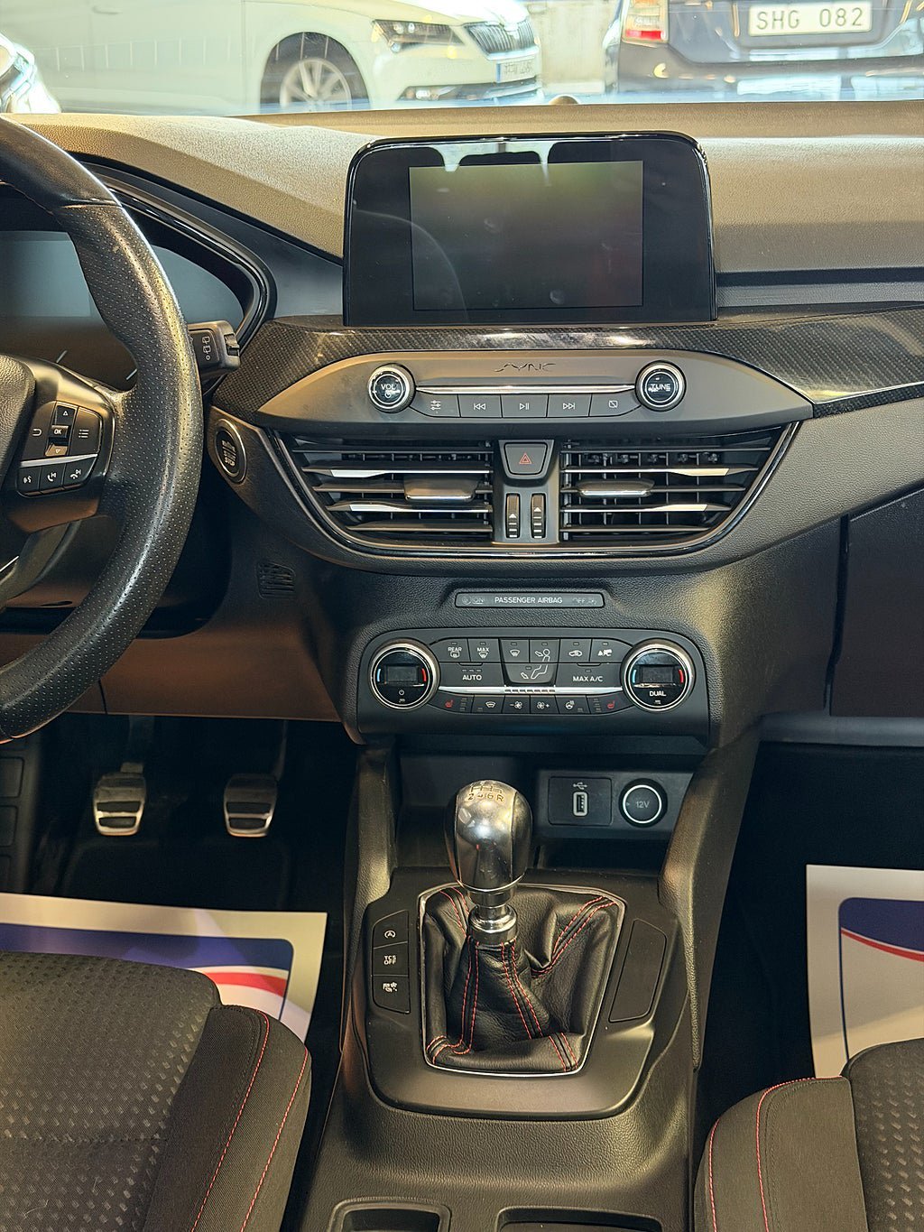 Vehicle Image 16