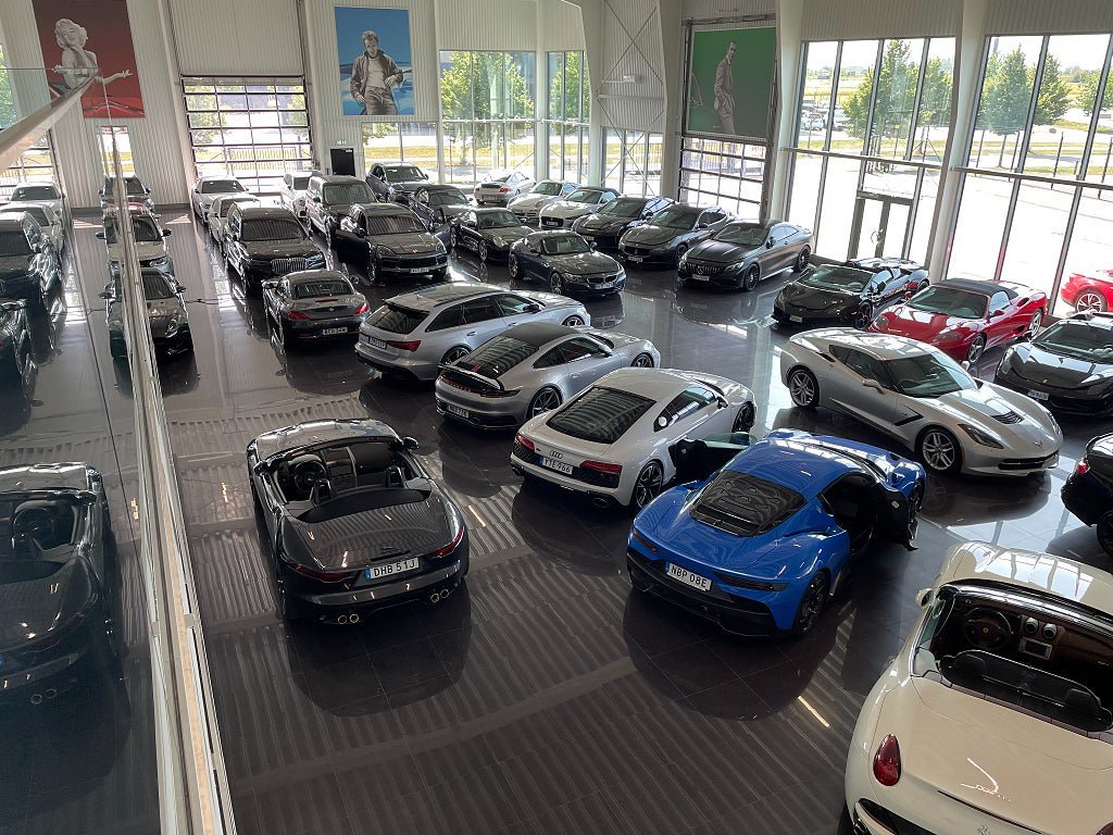 Vehicle Image 8