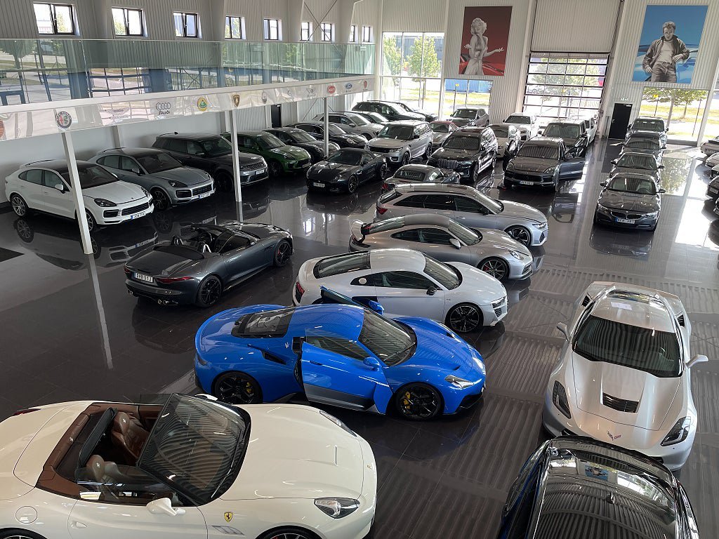 Vehicle Image 9