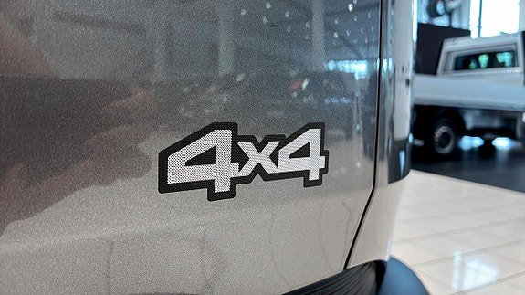 Vehicle Image 25