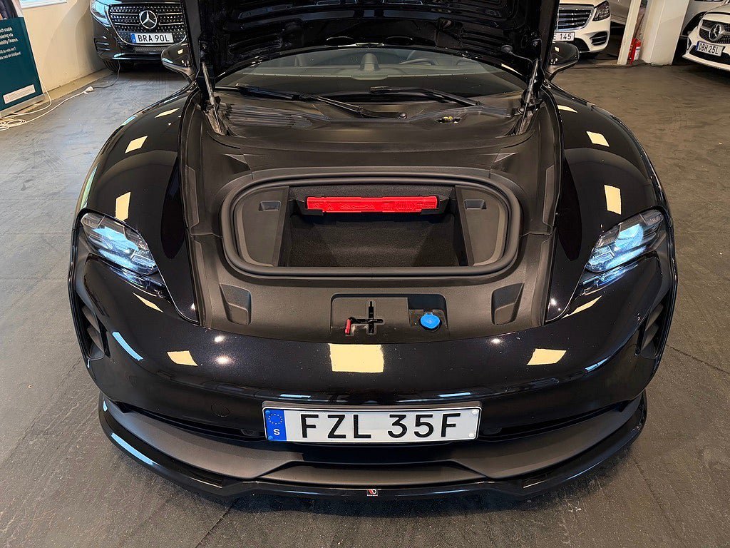 Vehicle Image 32