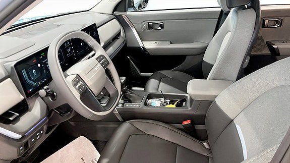 Vehicle Image 8