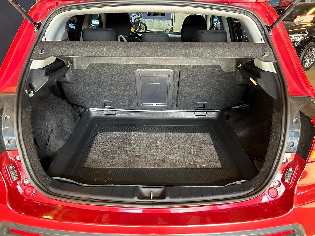 Vehicle Image 11