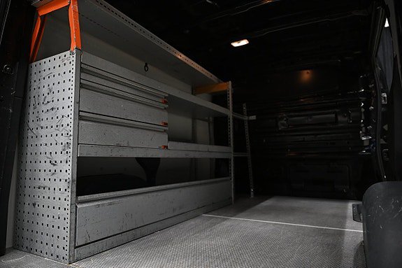 Vehicle Image 9