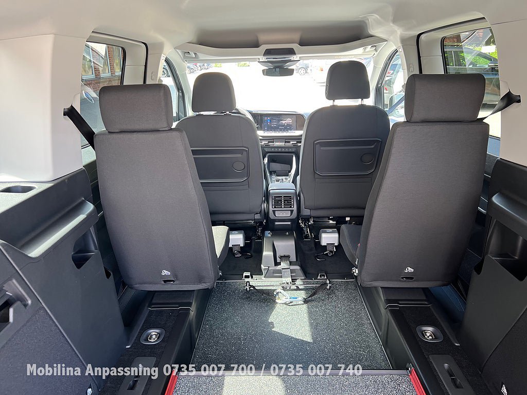 Vehicle Image 17