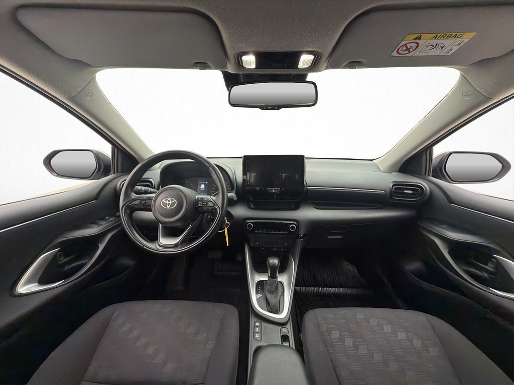 Vehicle Image 12