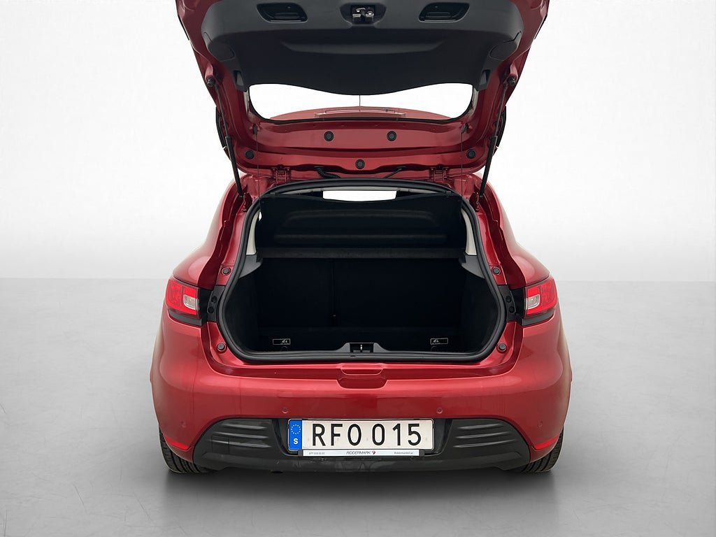 Vehicle Image 25