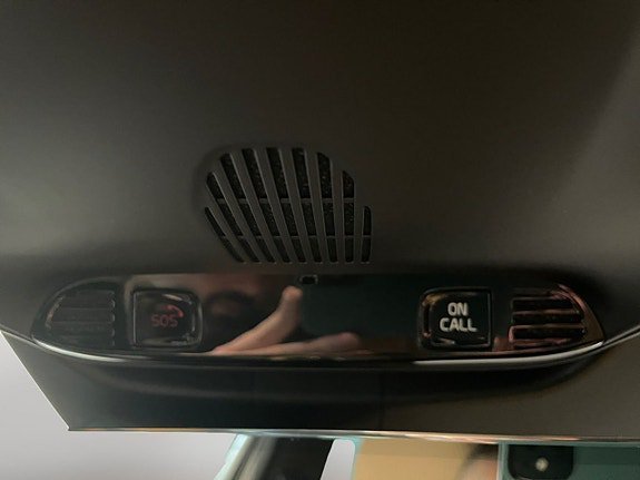 Vehicle Image 25