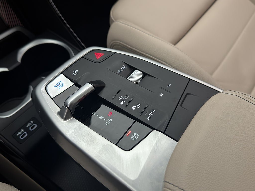 Vehicle Image 24
