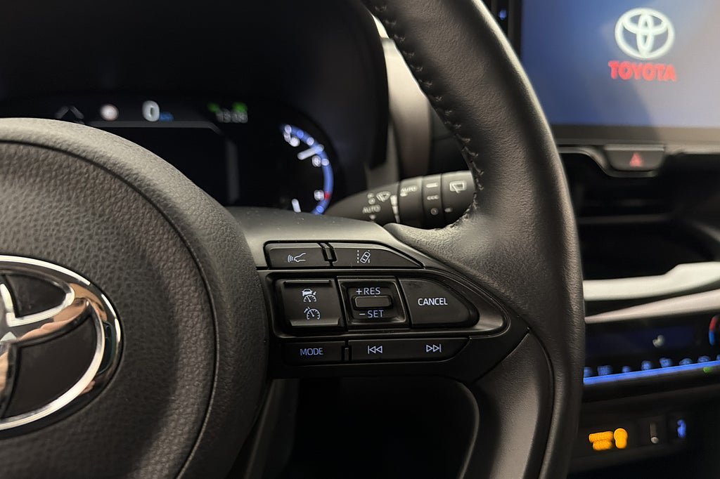 Vehicle Image 18