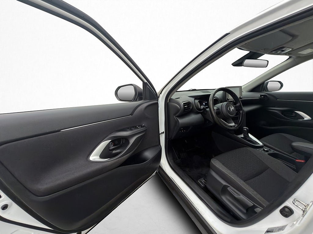 Vehicle Image 9