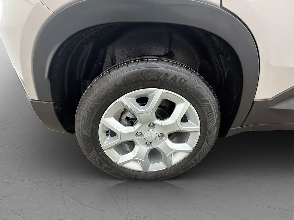 Vehicle Image 30