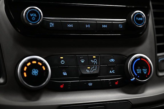 Vehicle Image 28