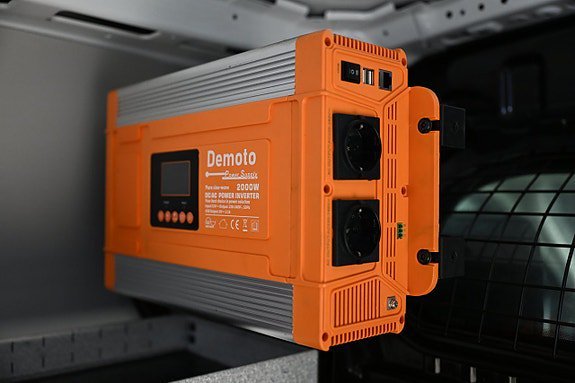 Vehicle Image 12
