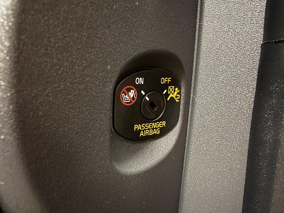 Vehicle Image 25