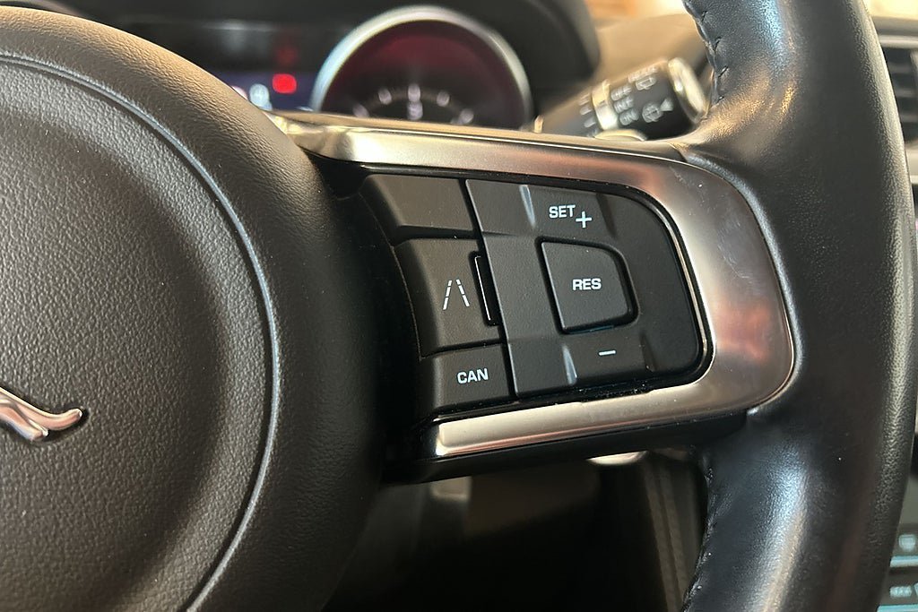 Vehicle Image 28